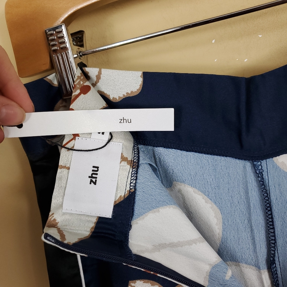 Zhu High Rise Floral Back Zip Pants - Picture 10 of 10